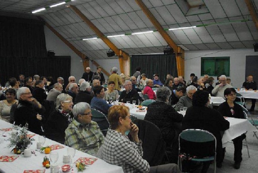 Près de cent adhérents étaient présents mardi après-midi salle du Vieux-Moulin.